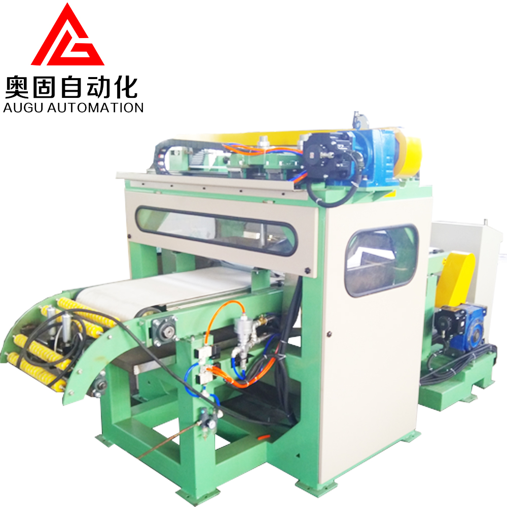 Stroj na řezání běhounů Augu: Přesný, efektivní a přizpůsobitelný pro vaše potřeby!