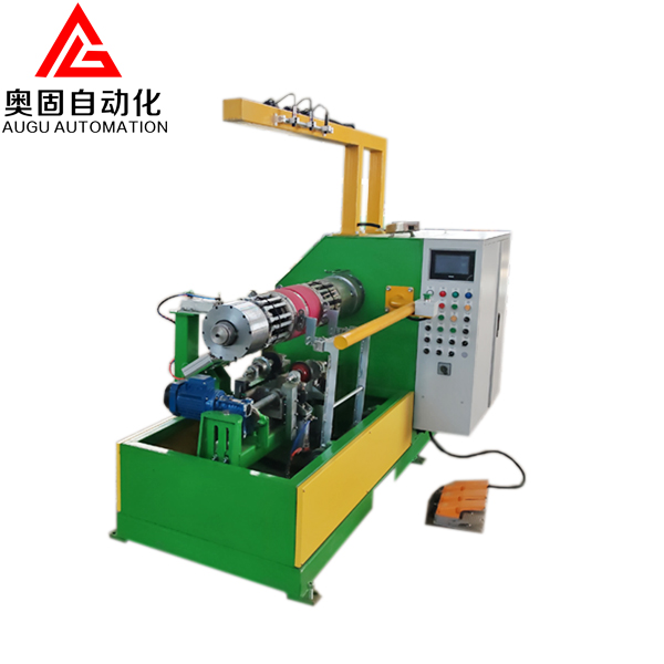 Stroj na výrobu pneumatik pro tříkolky